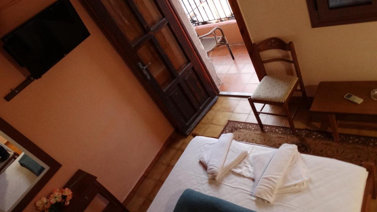Akrotainaritis Rooms Yerolimin Exterior foto