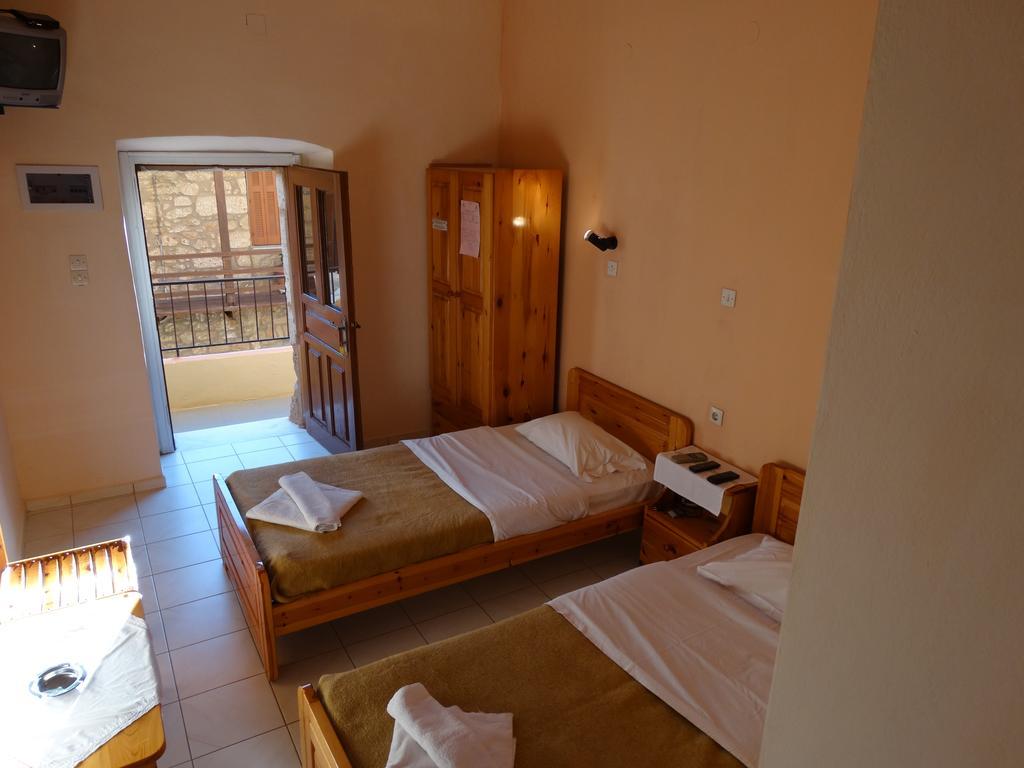 Akrotainaritis Rooms Yerolimin Quarto foto