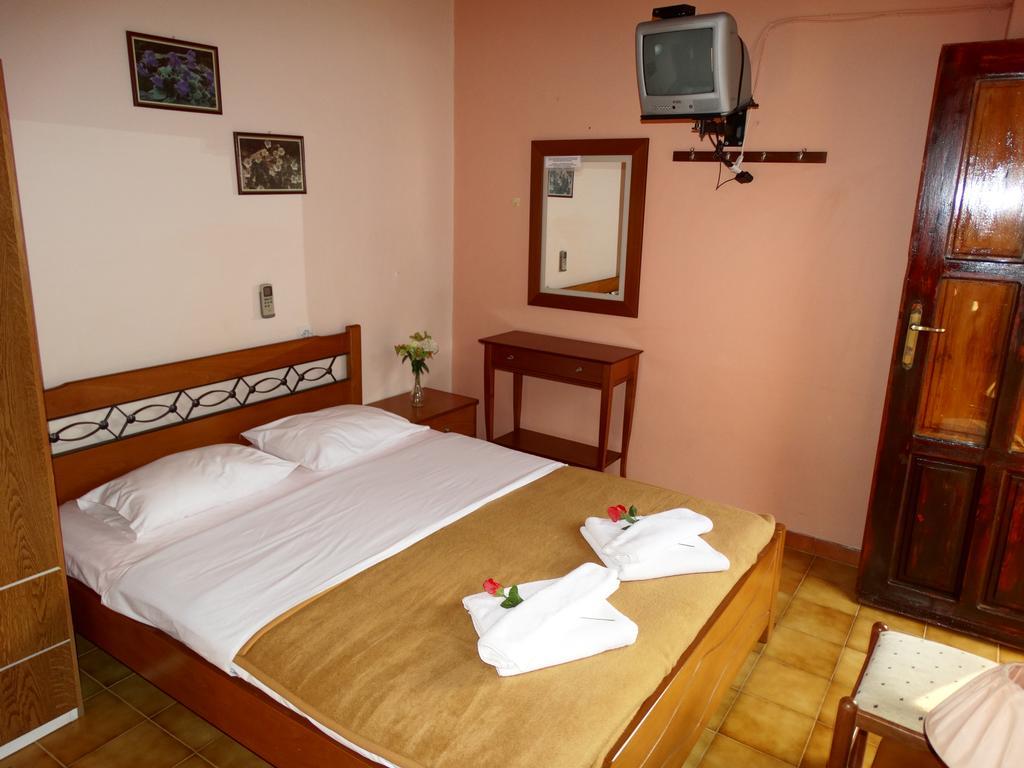 Akrotainaritis Rooms Yerolimin Quarto foto